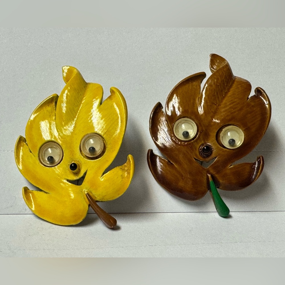 Vintage Leaf Brooch Set
